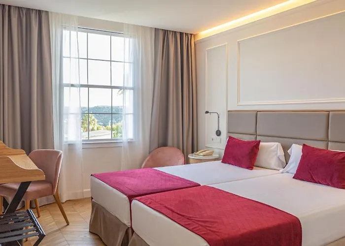 Senator 4* ماهون